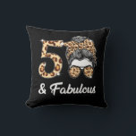 50 jaar oude Fabulous Messy Bun Leopard 50th Birth Kussen<br><div class="desc">50 Years Old Fabulous Messy Bun Leopard 50th Birthday</div>