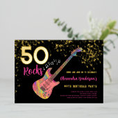 50 Rocks 50ste verjaardagsfeestje roze zwart goud Folie Uitnodiging (Staand Voorkant)