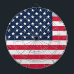 50-sterren Amerikaanse vlag: oude glorie sterren e Dartbord<br><div class="desc">De 50-sterrenvlag, een krachtig symbool van Amerikaanse eenheid, heeft een oorsprongsverhaal dat net zo uniek is als de natie die het vertegenwoordigt. In 1958 kreeg een jonge middelbare scholier genaamd Bob Heft, woonachtig in Lancaster, Ohio, een opdracht voor de geschiedenisles: een nieuwe vlag ontwerpen voor de Verenigde Staten. - Heft,...</div>