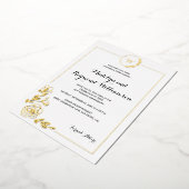 50e bruiloft Jubileum Golden Wreath Monogram Folie Uitnodiging (Gedraaid)