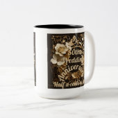 50e bruiloft Jubileum Half a Century, Love Gold Tweekleurige Koffiemok (Voorkant rechts)