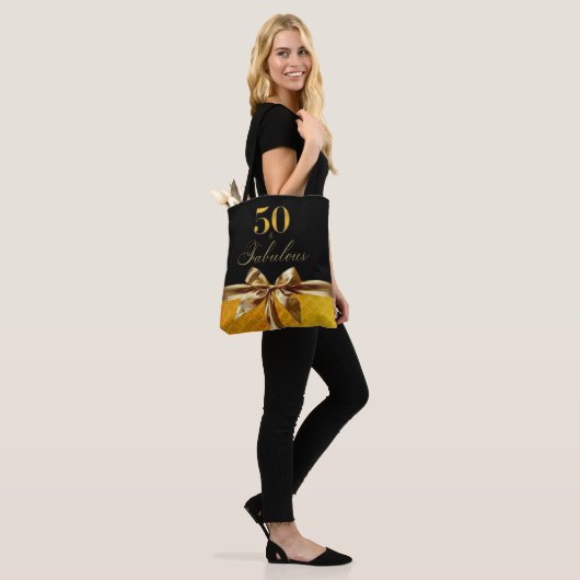 50e en Fabulous Zwart Goud Leder Tote Bag (Op model)