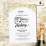 50e Jubileum Enterprise Party Gold Confetti Kaart<br><div class="desc">Het is een verrassingsfeest 50 JAAR IN DE MAAK voor het speciale 50ste huwelijksjubileum koppel! Het titelontwerp integreert het huwelijksjaar van het paar. Faux gold confetti grenst aan de top van de uitnodiging. ASSISTENTIE: Voor hulp bij het aanpassen of personaliseren van het ontwerp, het veranderen van de kleur, het vergroten...</div>