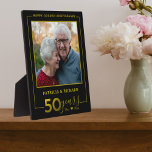 50e Jubileum foto van Black and Gold Parents Fotoplaat<br><div class="desc">Classy golden bruiloft met foto's en namen.</div>