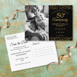 50e Jubileum Gold Hearts Foto opslaan Datum Aankondigingskaart<br><div class="desc">Met een delicaat gouden hartenbekentenis op een zwarte achtergrond. Je kunt je personaliseren met je speciale foto en een viering van vijftig jaar van de gouden verjaardag,  behalve de datumdetails in elegante moderne typografie. Ontworpen door: Thisnotme©</div>