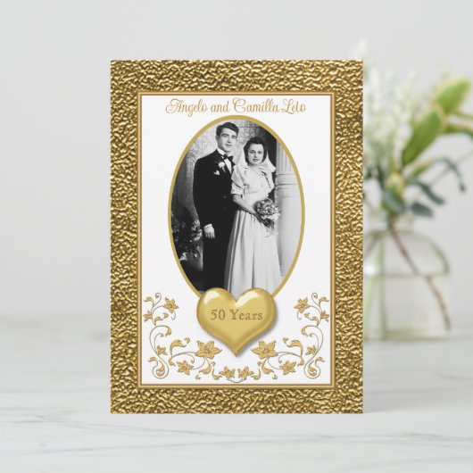 50e Jubileum, gouden hart uitnodiging - wit (Staand voorkant)