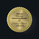 50e Jubileum voor weddenschappen, goud en diamante Ronde Button 3,2 Cm<br><div class="desc">Het elegante ontwerp van de 50ste trouwdag met een afbeelding van metallische goudprint met aanpasbare tekst. Hart in het design van hartdiamanten met gouden tinten diamanten grens.</div>