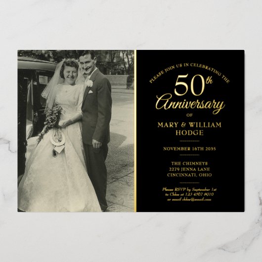 50e Jubileum Wedding Photo Black and Gold Folie Uitnodiging (Voorkant)