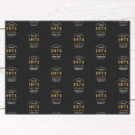 50e verjaardag 1974 Zwart Goud Chique Elegant Tissuepapier<br><div class="desc">50th Birthday Chic 1974 Theme Black & Gold Elegant Tissue Paper. Vier de reis van de vintage jaren met onze 50ste Verjaardag 1974 Zwart en Goud Chic Elegant Tissue Paper. Verpakt in klasse en elegantie, biedt dit hoogwaardige tissuepapier een volledig gepersonaliseerde touch, die de chique vibes van de verjaardag weerspiegelt....</div>