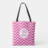50e verjaardag 50 & Fabulous Cerise Pink Chevrons Tote Bag (Achterkant)