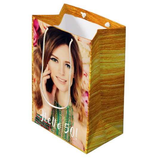 50e verjaardag aangepaste foto hallo 50 50 goud medium cadeauzakje (Voorkant Gekanteld)