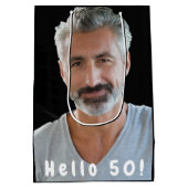 50e verjaardag aangepaste foto hallo 50 man man medium cadeauzakje (Achterkant)