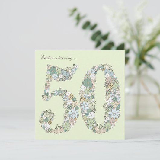 50e verjaardag Blauwe Groene Bloomen Uitnodiging (Staand voorkant)