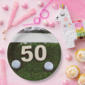 50e verjaardag Golfer met golfbal op groen Papieren Bordje (Feest)
