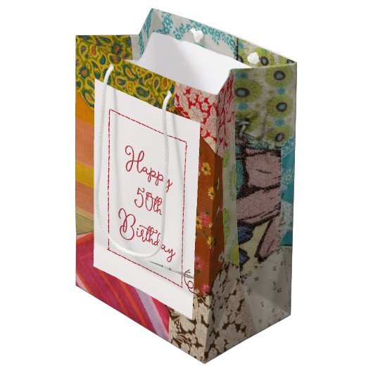 50e verjaardag Kieuwpatroon met naald Medium Cadeauzakje (Voorkant Gekanteld)