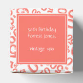 50e verjaardag koraal/wit nummerpatroon bedankdoosjes (Bovenkant)