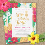 50e verjaardag Luau-uitnodigingen | Roze en goud Kaart<br><div class="desc">Roze en goud 50ste verjaardagsluau-uitnodigingen met leuke,   tropische bloemen en anananassen,  met gouden accenten. Ideaal voor een luau met de vijftigste verjaardag.</div>