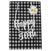 50e verjaardag Madeliefje op Gingham Medium Cadeauzakje (Voorkant)