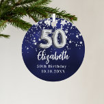 50e verjaardag marinesblauwe zilversterren metalen ornament<br><div class="desc">Een marineblauwe achtergrondkleur met faux zilveren sterren. De blauwe kleur is ongelijk. Jouw namen,  tekst/datum toevoegen</div>