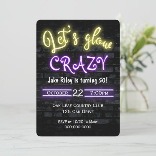 50e verjaardag Neon Glow Sign on Brick Wall Kaart (Staand voorkant)