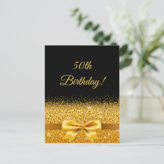50e verjaardag op zwarte pagina met gouden booguit briefkaart (Staand voorkant)