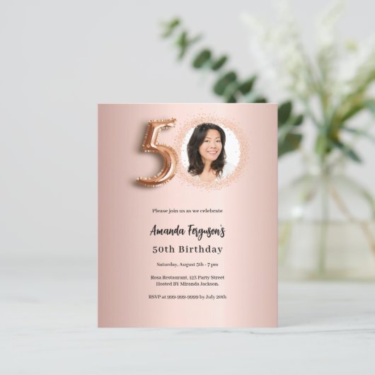 50e verjaardag roos gouden fotouitnodiging (Staand voorkant)