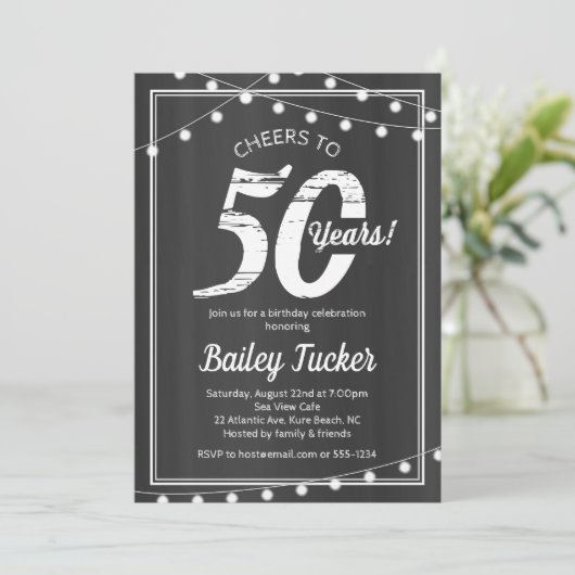 50e verjaardag String Lights op schoolbord Kaart (Staand voorkant)