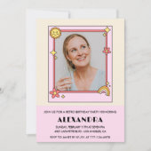 50e verjaardag uitnodiging Retro Groovy Pink Flowe (Voorkant)