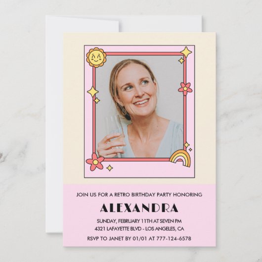 50e verjaardag uitnodiging Retro Groovy Pink Flowe (Voorkant)