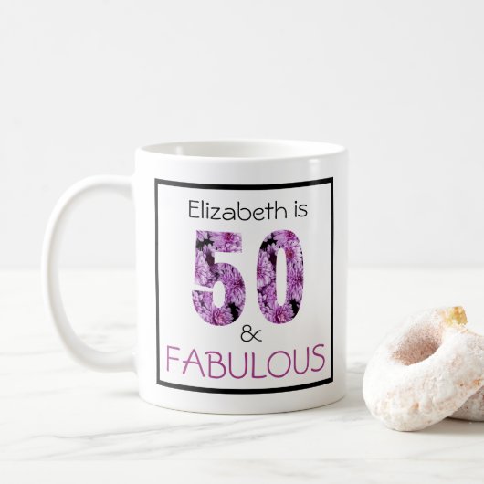 50e verjaardag Vijftig en Fabulous Chrysanthemum Koffiemok (Met donut)