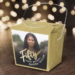 50e verjaardag Vijftig script gouden zwarte foto Bedankdoosjes<br><div class="desc">Vijftig gouden script en goud kijken tweezijdig fotofeest voorkeur dozen. Personaliseer deze 50e verjaardag script foto gunstbox met uw eigen verjaardag meisjes naam en foto van uw verjaardag meisje of jongen. Andere jaren en bijpassende items zijn beschikbaar en kunnen op verzoek worden aangemaakt. © Origineel ontwerp van Sarah Trett voor...</div>