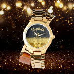 50e verjaardag zwarte goudnaam horloge<br><div class="desc">Elegant,  klassiek,  glamoureus en vrouwelijk. Een faux goud gekleurde strik en lint,  een beetje bling en luxe voor een verjaardagscadeau of souvenir. Zwarte achtergrond. Sjablonen voor haar naam en de leeftijd van 50 jaar. De naam is geschreven met een modern handgeschreven stijlschrift.</div>