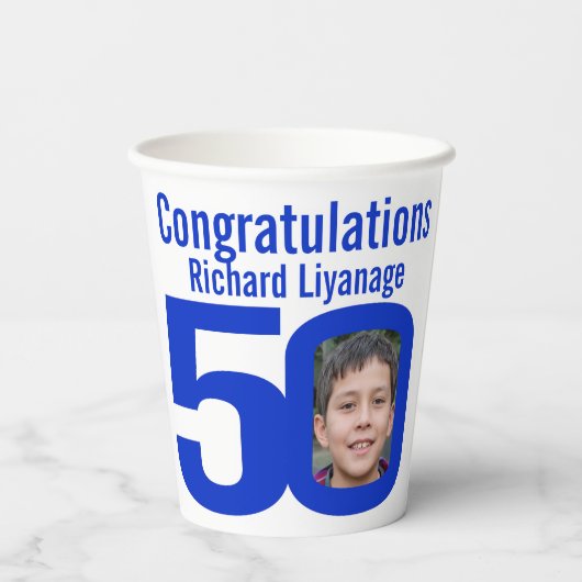 50e verjaardagsdouane twee foto witte blauwe tekst papieren bekers (Achterkant)