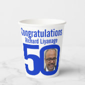 50e verjaardagsdouane twee foto witte blauwe tekst papieren bekers (Voorkant)