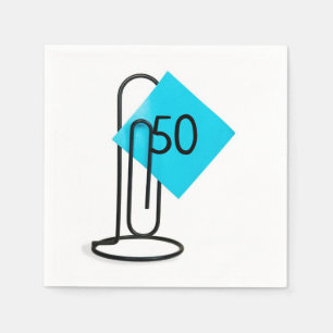 50e verjaardagsnotitie op een paperclip servet