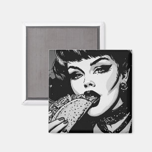 50s BW Grafische Stijl Goth Meisje Eet een Taco Magneet