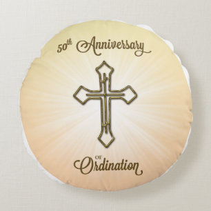 50ste Jubileum van Ordination, Gold Cross op Star Rond Kussen