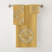 50ste Jubileum voor bruiloft Golden Ochre Towel Bad Handdoek (Insitu)
