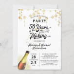 50ste Jubileum-Wendenkopretro JAREN IN DE MAKING Kaart<br><div class="desc">Pop het kurk voor een trouwfeest 50 JAAR IN The MAKING met deze uitnodigingen met een retro typografische titel die hun trouwjaar in het ontwerp opneemt. Zwart en goud met gouden sterrenwimpelaars. Neem contact op met de ontwerper via Zazzle Chat of makeitaboutyoustore@gmail.com als je wilt dat dit ontwerp gewijzigd wordt,...</div>