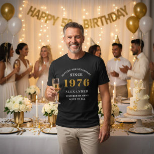 50ste verjaardag 1976 Zwart Wit Goud Elegante naam T-shirt