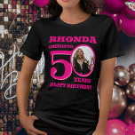 50ste verjaardag foto en naam roze tekst Tri-Blend shirt<br><div class="desc">Happy 50th Birthday hot roze en roze tekstjaar, naam en foto t-shirt. Leuke 50e gepersonaliseerde foto t-shirt in vet roze tekst ontwerp. Personaliseer dit shirt met een foto van het verjaardagsmeisje in het midden van het nummer 0. Geweldig idee om wat plezier toe te voegen aan een mijlpaal Vijftigste verjaardagsfeest....</div>