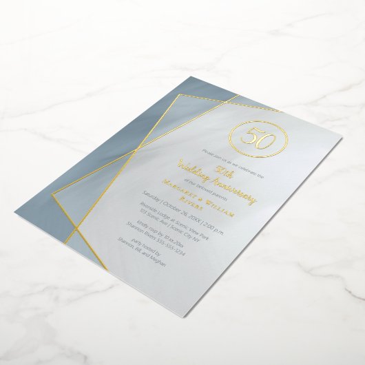 50ste verjaardag stoffig blauw grijs met goud foli folie uitnodiging (Gedraaid)