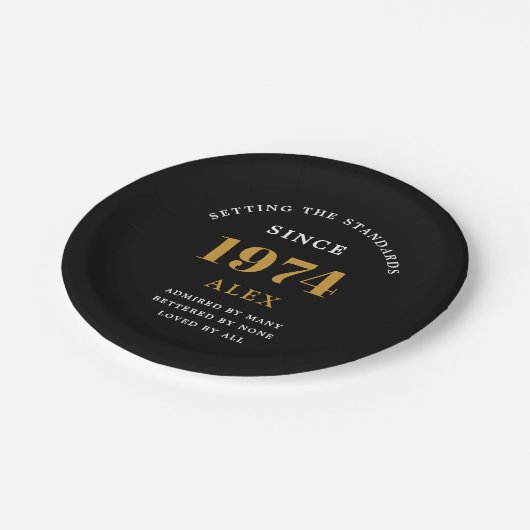 50ste Verjaardagsnaam 1974 Zwart Goud Elegant Chic Papieren Bordje (Gekanteld)