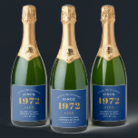 50th Birthday Name 1972 Blue Gold Elegant Chic Sparkling Wijnetiket<br><div class="desc">Een gepersonaliseerd elegant mousserend wijnetiket dat gemakkelijk is aan te passen voor die speciale gelegenheid.</div>