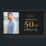 50th Birthday Party Foto Welkom Spandoek<br><div class="desc">Ideaal voor een viering van een 50e verjaardag - deze verjaardagsfeestbalk is voorzien van een grote foto en een zwart,  goud en wit design. Aanpassen met foto en jaar.</div>