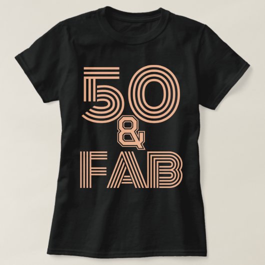 50th Birthday Peach Fuzz "50 & Fab" Stijlvol zwart T-shirt (Design voorkant)