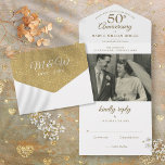 50th Wedding Jubileum Foto Monogram All In One Uitnodiging<br><div class="desc">Al in één 50e gouden trouwdag-uitnodiging met speciale foto- en gebeurtenisdetails in elegante typografie. De uitnodiging omvat een geperforeerde kaart RSVP die individueel of verlaten blanco voor u kan worden gericht om het adresdetails van uw gast en het initiaal van het chroommonogram op een gouden hartenpatroonachtergrond te behandelen. Ontworpen door:...</div>