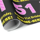 51e verjaardag: Roze strips en harten "51" + Naam Cadeaupapier (Rol Hoek)