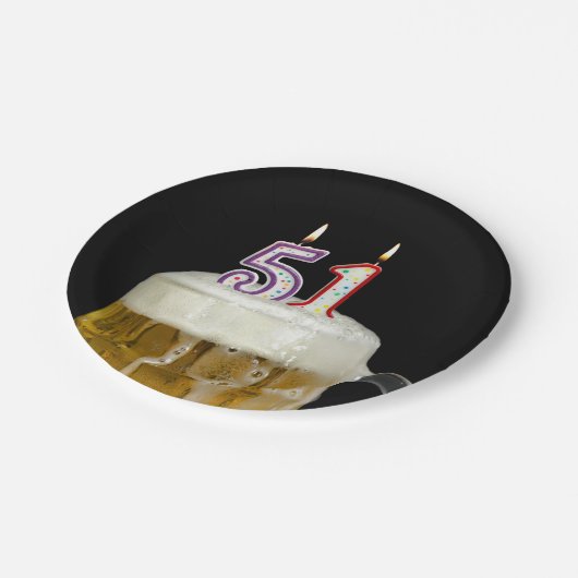 51e verjaardagsbier met kaarsje papieren bordje (Gekanteld)