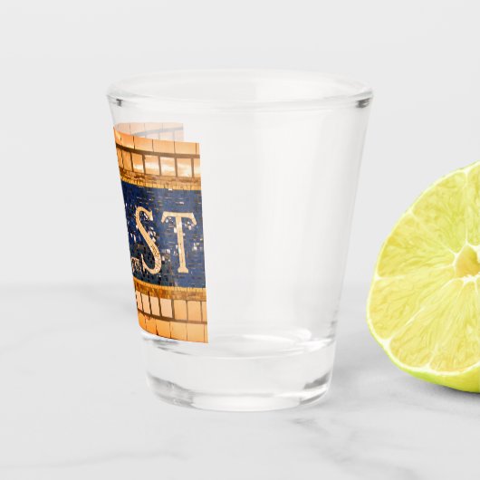 51st Street, Times Square, Manhattan, NYC Shot Glas (Rechts)